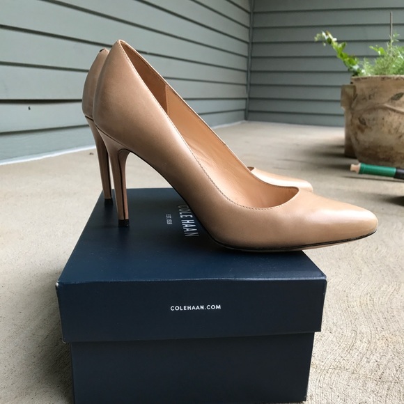 SOLD Cole Haan Nude Leather Pumps - Picture 4 of 7